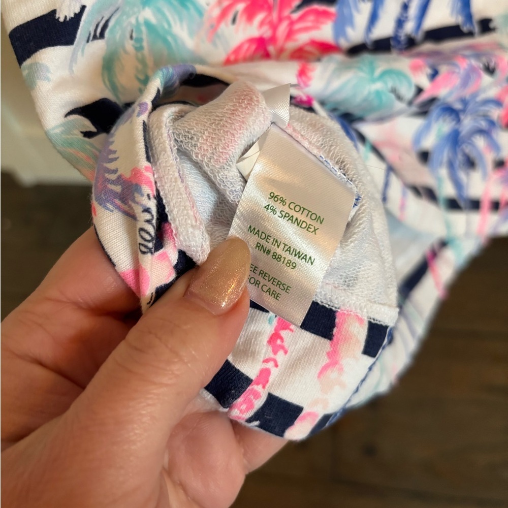 Lilly Pulitzer striped & floral pullover size XS preppy Resortwear - Picture 4 of 4